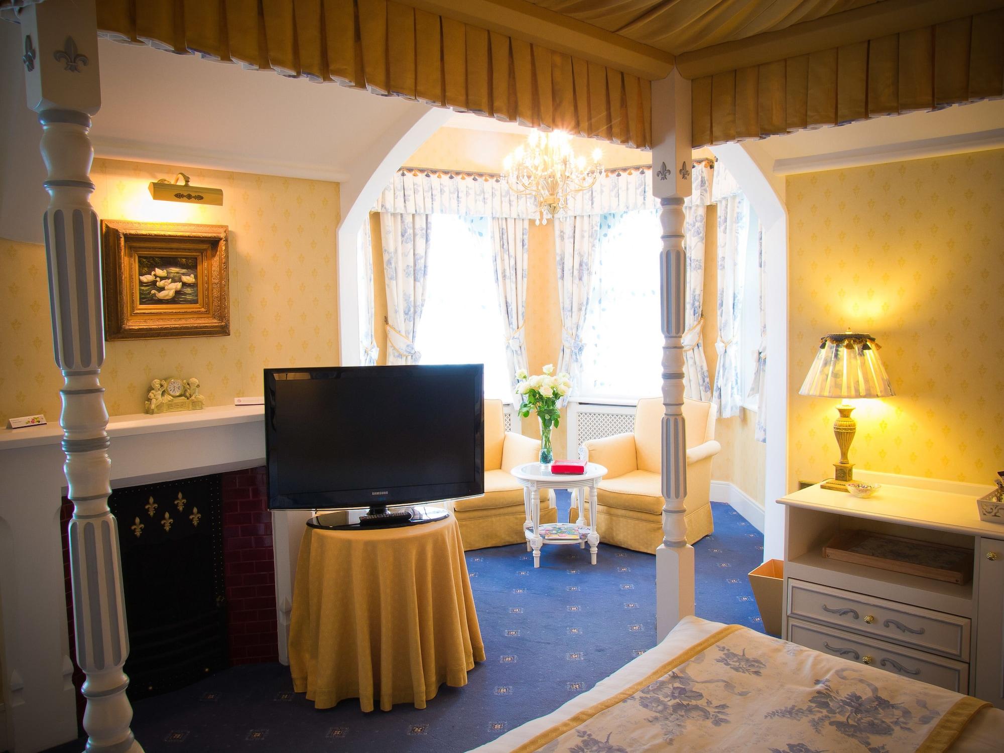 Western Abbots Barton 3*