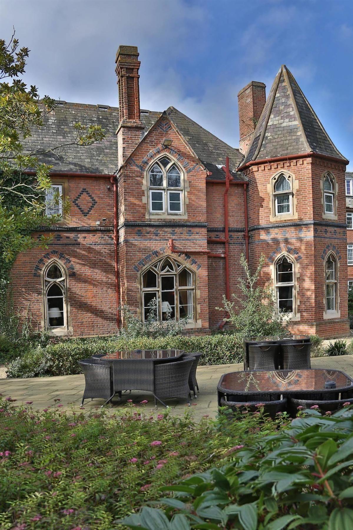 Western Abbots Barton 3* Canterbury